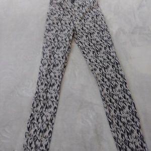 H&M Womens Jeans size4 / AA62